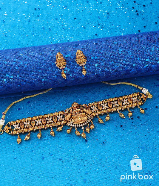 Nakshi Choker with Lakshmi devi idol.