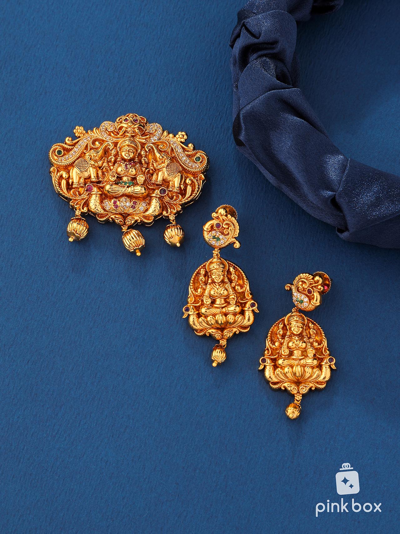 Antique pendant with Lakshmi devi idol and matching earrings