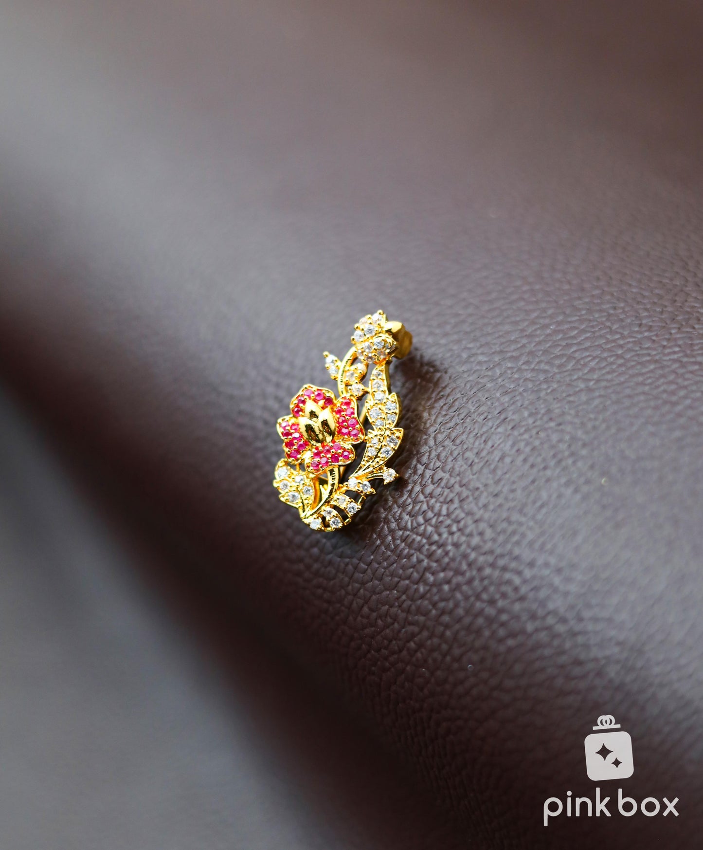 CZ Saree Pin with Flower Design